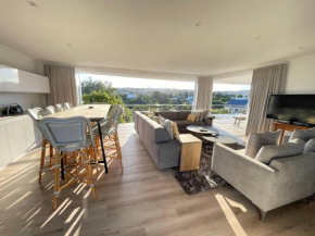 Beachy Head Hideaway 10 - Sea Views Robberg Beach